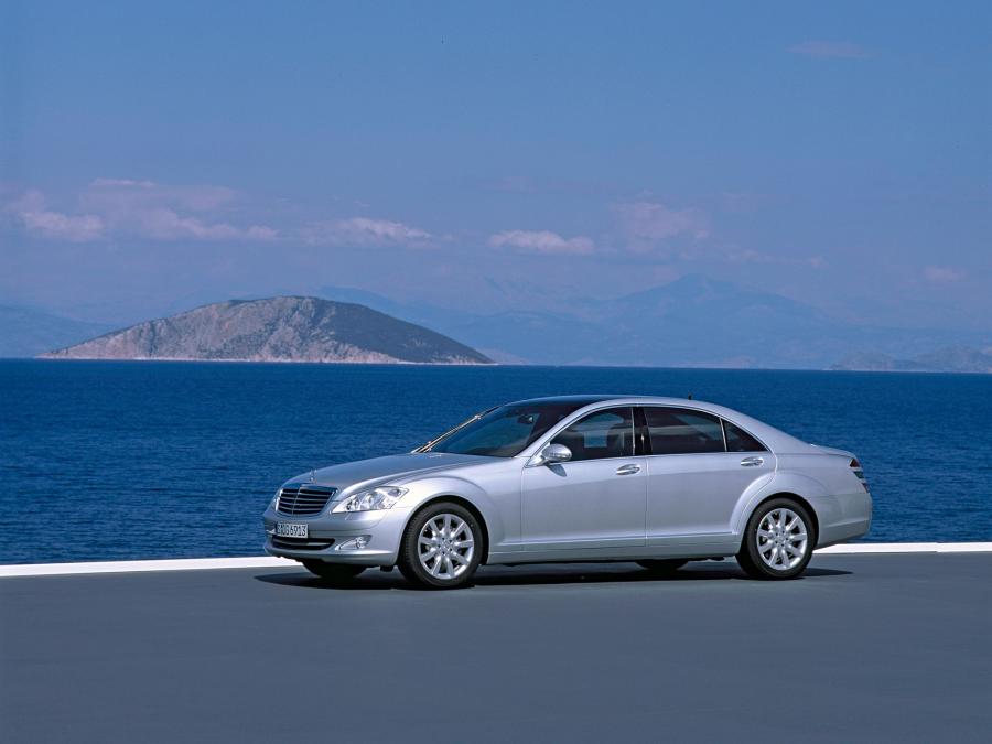  Mercedes-Benz S500 (W221) 2005 года  (фото 12 из 31)